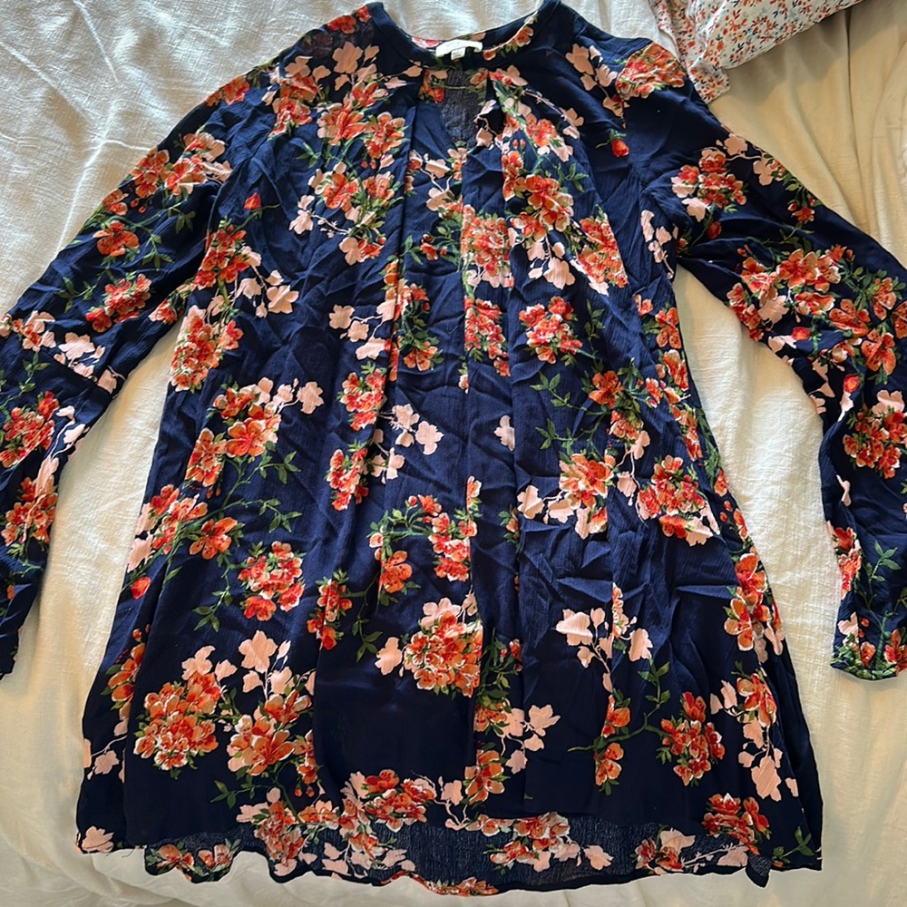 Flowy floral long sleeve dress